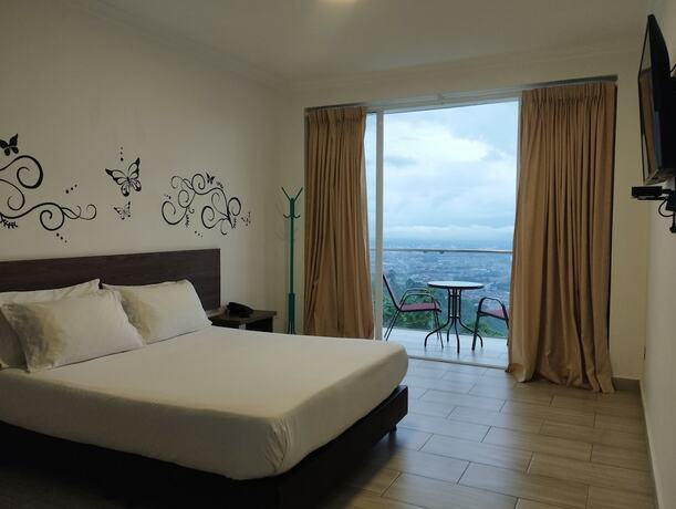 Imagen de la habitación del Hotel Entre Lomas. Foto 16