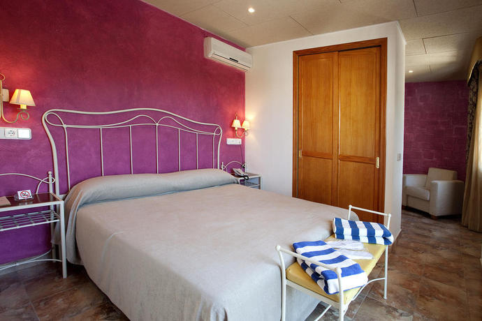 Imagen de la habitación del Hotel Entre Pinos, Es Calo. Foto 6