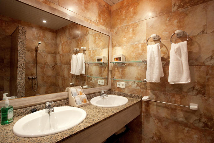 Imagen de la habitación del Hotel Entre Pinos, Es Calo. Foto 8
