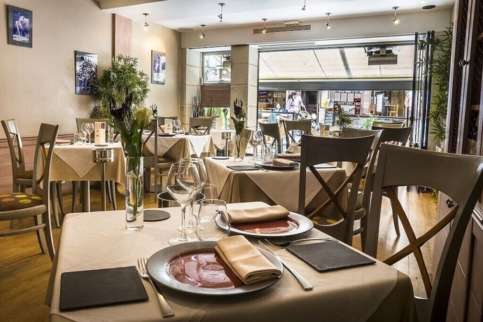 Imagen del bar/restaurante del Hotel Entre Terre Et Mer. Foto 2