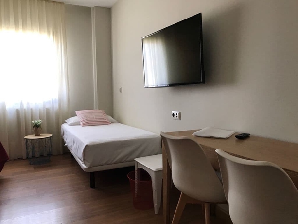 Imagen de la habitación del Hotel Entredos. Foto 15