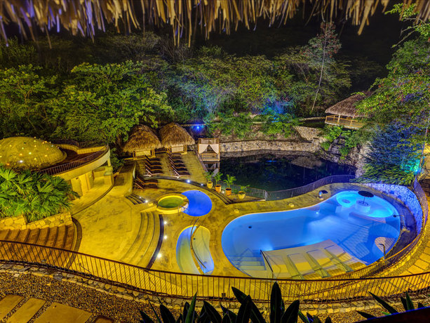 Imagen de la piscina del Hotel Entremonte Wellness and Spa. Foto 7