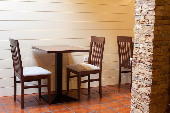 Imagen del bar/restaurante del Hotel Entremontes. Foto 2