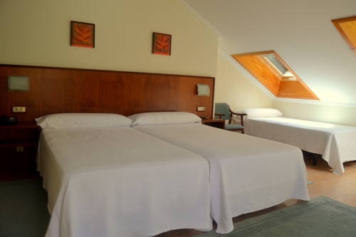 Imagen de la habitación del Hotel Entrerobles. Foto 10