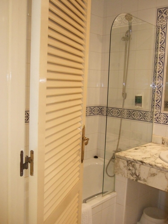 Imagen de la habitación del Hotel Entresierras. Foto 14