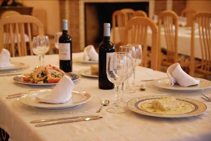 Imagen del bar/restaurante del Hotel Entresierras. Foto 4