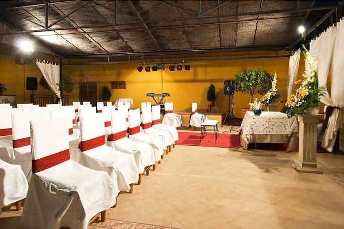 Imagen de los interiores del Hotel Entresierras. Foto 16