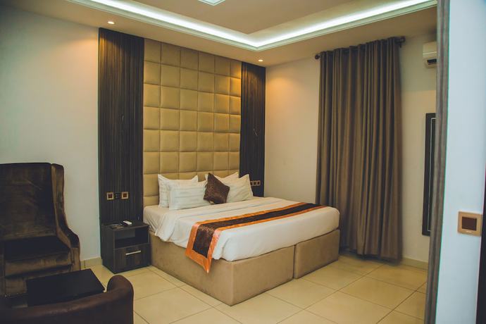 Imagen de la habitación del Hotel Entrust and Suites. Foto 7