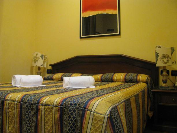 Imagen de la habitación del Hotel Enza. Foto 6