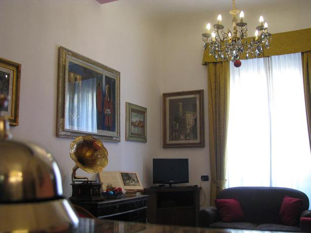 Imagen de los interiores del Hotel Enza. Foto 11