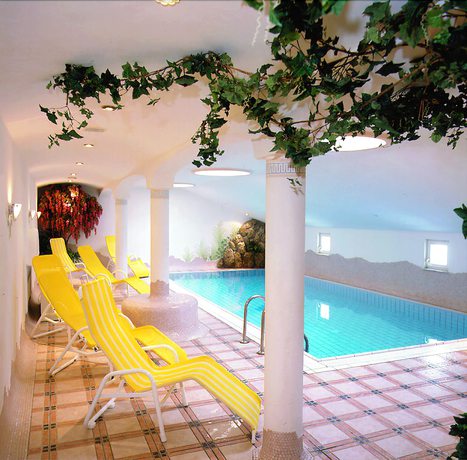 Imagen de la piscina del Hotel Enzian By Alpeffects. Foto 20