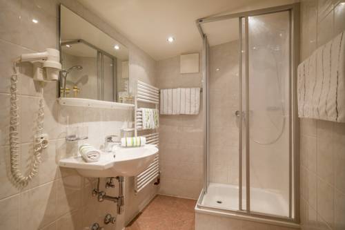 Imagen de la habitación del Hotel Enzian, Eben am Achensee. Foto 11