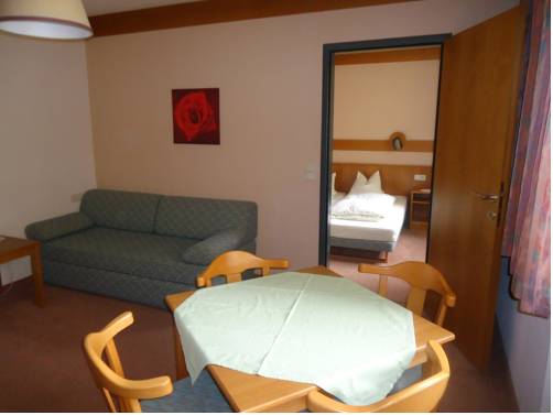 Imagen de la habitación del Hotel Enzian. Foto 10