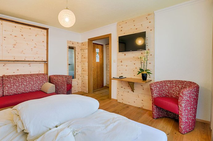 Imagen de la habitación del Hotel Enzian. Foto 6