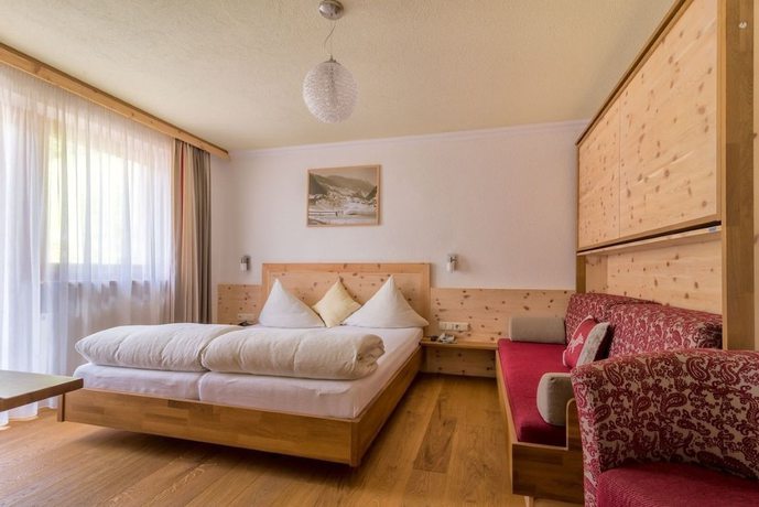 Imagen de la habitación del Hotel Enzian. Foto 11