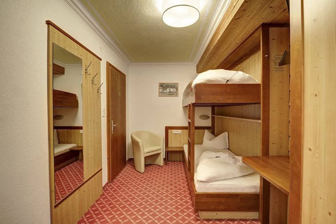 Imagen de la habitación del Hotel Enzian. Foto 19