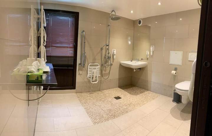 Imagen de la habitación del Hotel Enzo Br&eacute;tigny. Foto 14