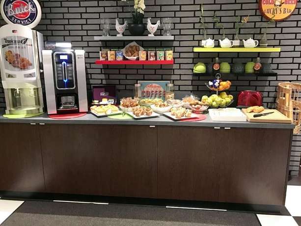 Imagen del bar/restaurante del Hotel Enzo Br&eacute;tigny. Foto 9