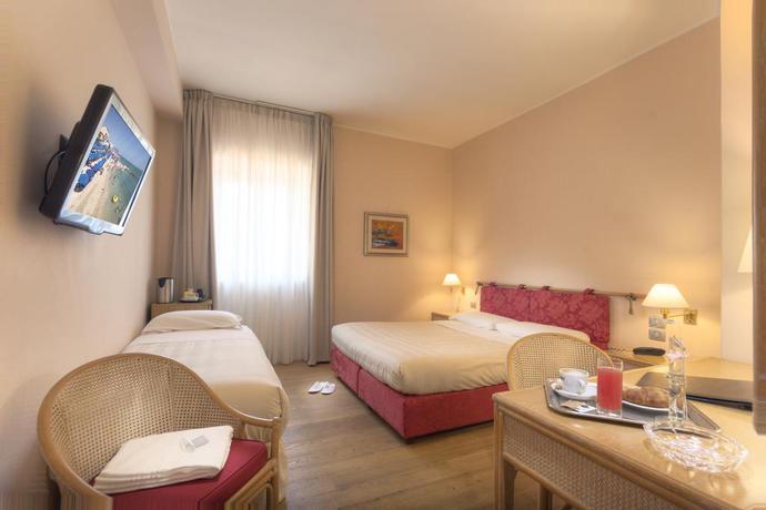 Imagen de la habitación del Hotel Enzo. Foto 4