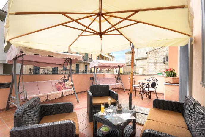 Imagen de los exteriores del Hotel Enzo. Foto 15