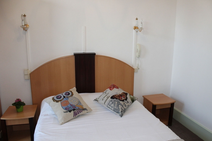 Imagen de la habitación del Hotel Enzo Hotels Contrex&eacute;ville. Foto 6