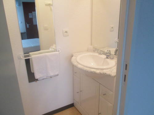 Imagen general del Hotel Enzo Hotels Quimperle By Kyriad Direct. Foto 1
