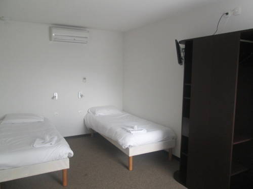 Imagen de la habitación del Hotel Enzo Hotels Quimperle By Kyriad Direct. Foto 11