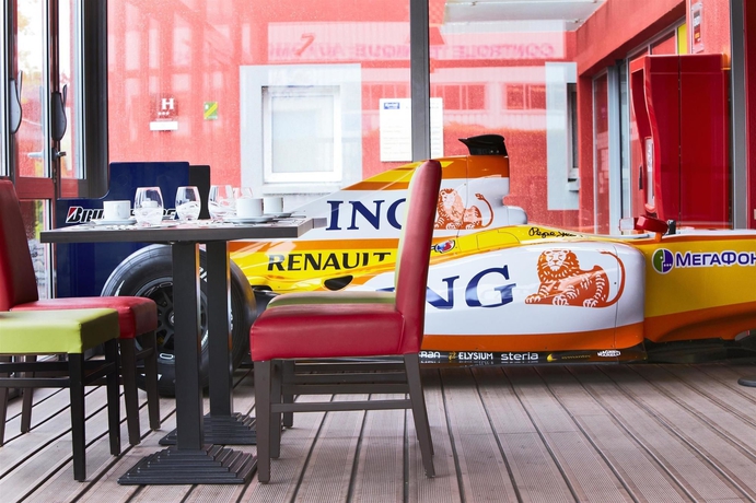 Imagen del bar/restaurante del Hotel Enzo Hotels Reims Tinqueux By Kyriad Direct. Foto 3