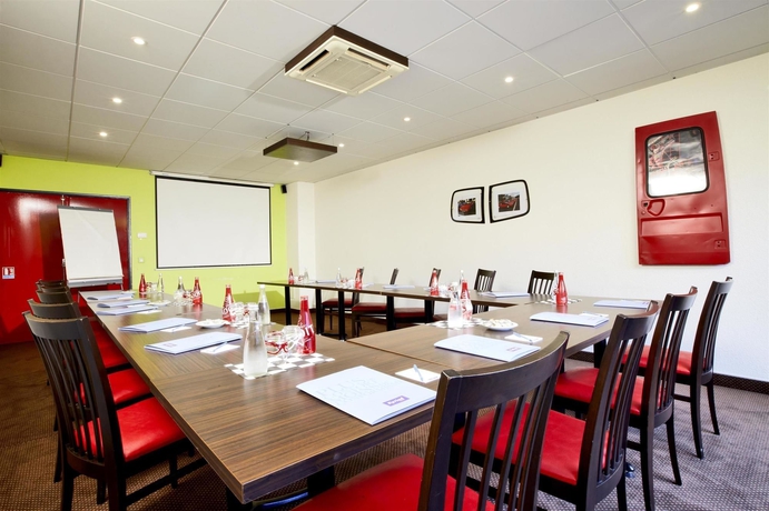 Imagen de los interiores del Hotel Enzo Hotels Reims Tinqueux By Kyriad Direct. Foto 13