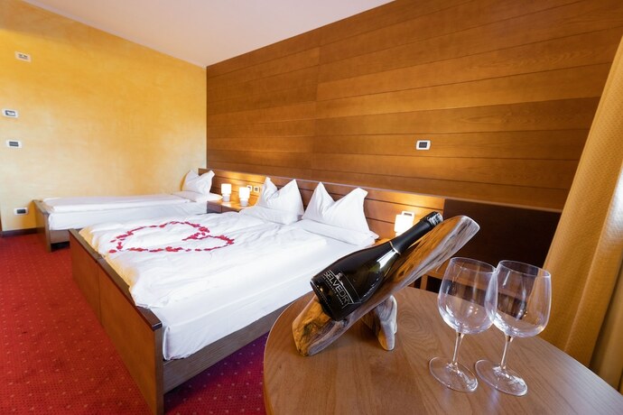 Imagen de la habitación del Hotel Enzo Moro. Foto 13