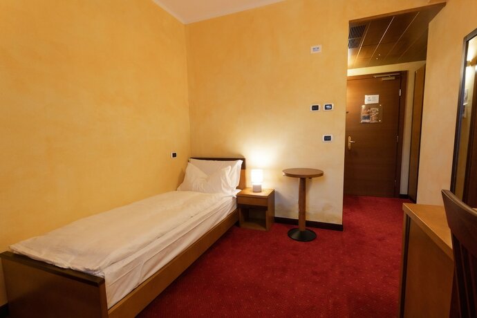 Imagen de la habitación del Hotel Enzo Moro. Foto 16