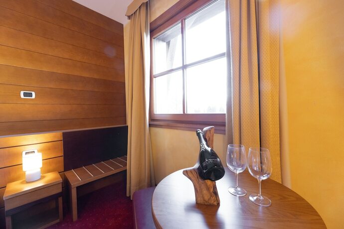 Imagen de la habitación del Hotel Enzo Moro. Foto 17