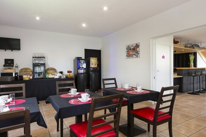 Imagen general del Hotel Enzos Chartres Mainvilliers By Kyriad Direct. Foto 4