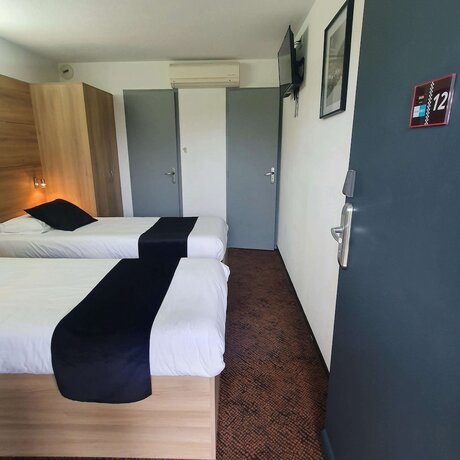 Imagen de la habitación del Hotel Enzos Loudeac By Kyriad Direct. Foto 11