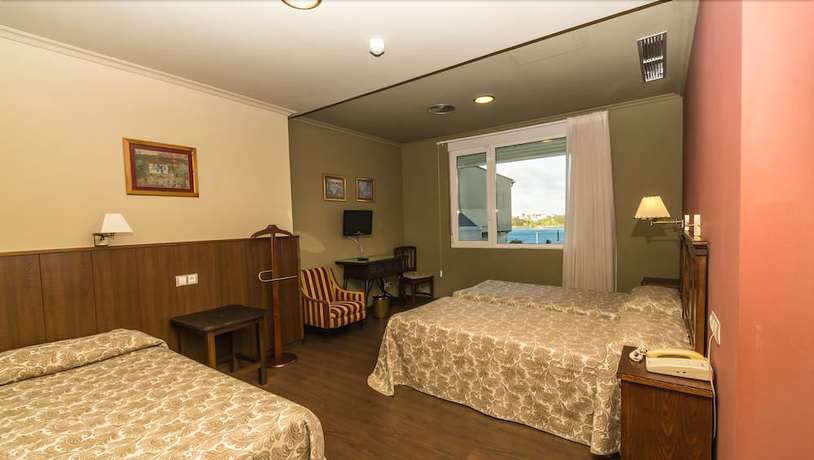 Imagen de la habitación del Hotel Eo. Foto 8