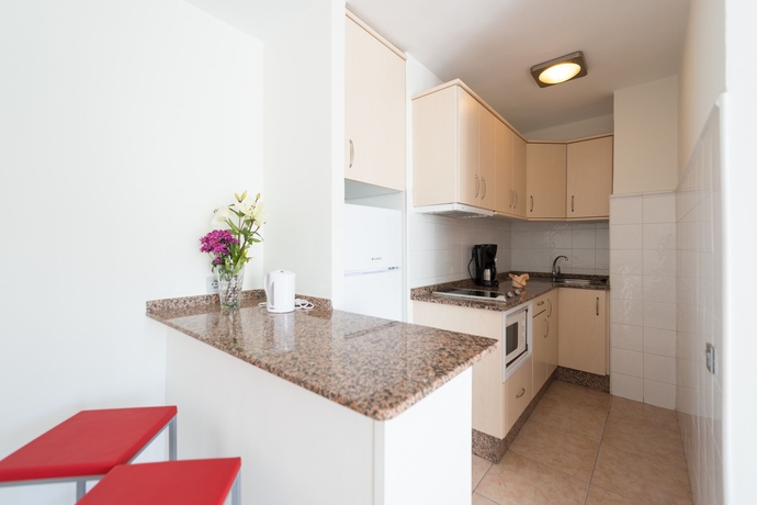 Imagen de la habitación del Hotel Eó Las Rosas. Foto 10