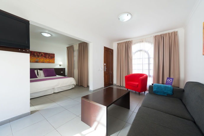 Imagen de la habitación del Hotel Eó Suite Jardin Dorado. Foto 6