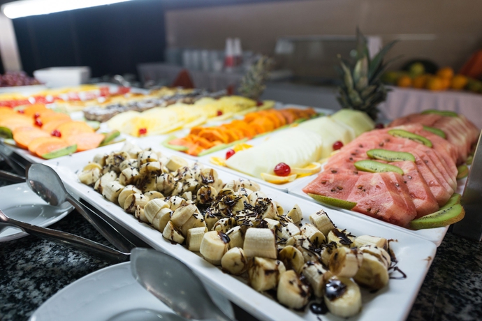 Imagen del bar/restaurante del Hotel Eó Suite Jardin Dorado. Foto 4