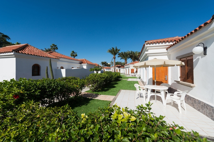 Imagen de los exteriores del Hotel Eó Suite Jardin Dorado. Foto 13