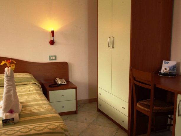 Imagen de la habitación del Hotel Eolo Capo Vaticano. Foto 3