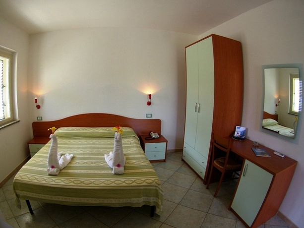 Imagen de la habitación del Hotel Eolo Capo Vaticano. Foto 4