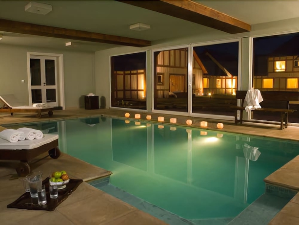 Imagen de la piscina del Hotel Eolo - Patagonia&acute;s Spirit. Foto 12