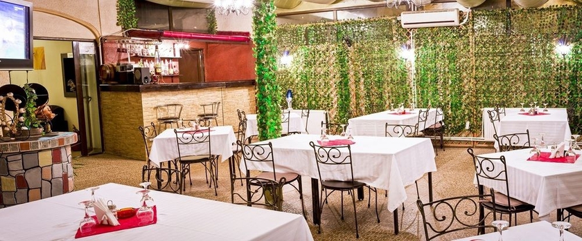 Imagen del bar/restaurante del Hotel Eos, Bucarest. Foto 4