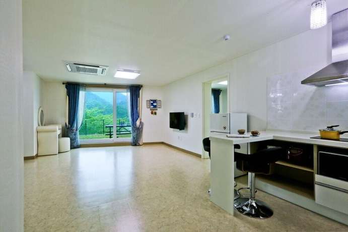 Imagen de la habitación del Hotel Eos Pension. Foto 3