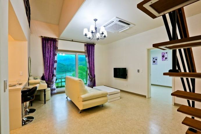 Imagen de la habitación del Hotel Eos Pension. Foto 15