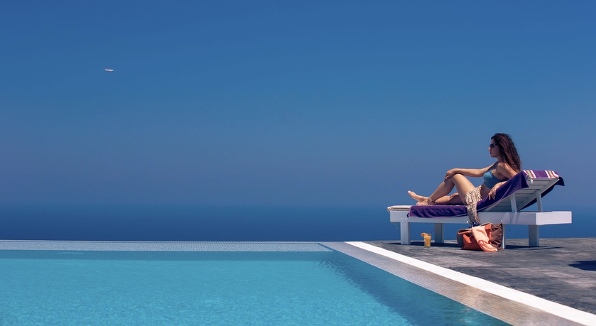 Imagen de la piscina del Hotel Eos Villa. Foto 15