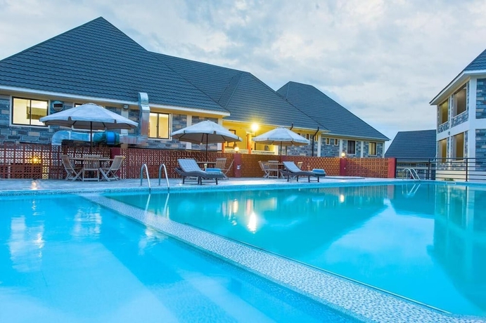 Imagen de la piscina del Hotel Epashikino Resort and Spa, Greensteads. Foto 18