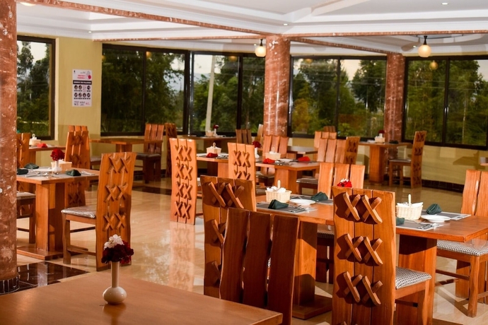 Imagen del bar/restaurante del Hotel Epashikino Resort and Spa, Greensteads. Foto 3