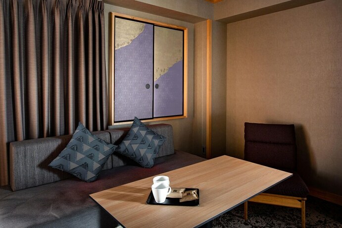 Imagen de la habitación del Hotel Eph Takayama. Foto 34
