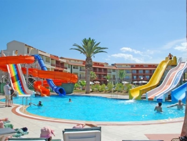 Imagen general del Hotel Ephesia Holiday Beach Club. Foto 4